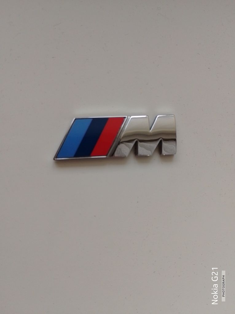 Значок на BMW - М