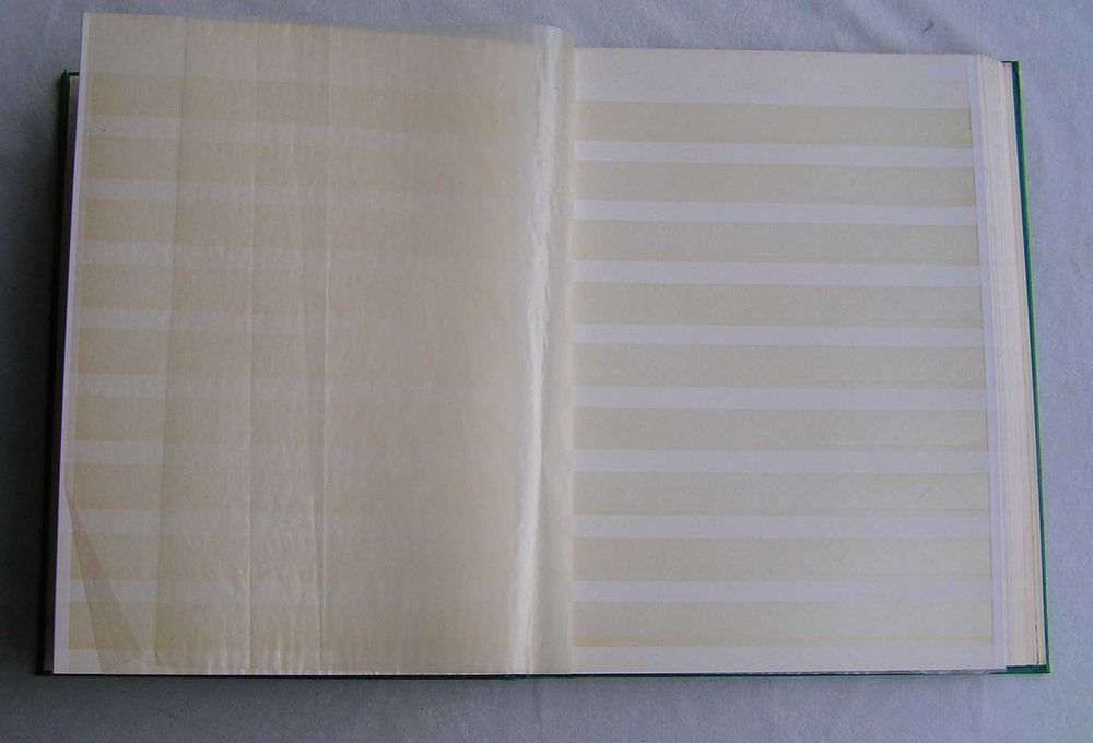 używany klaser do znaczków  - 20 kartek