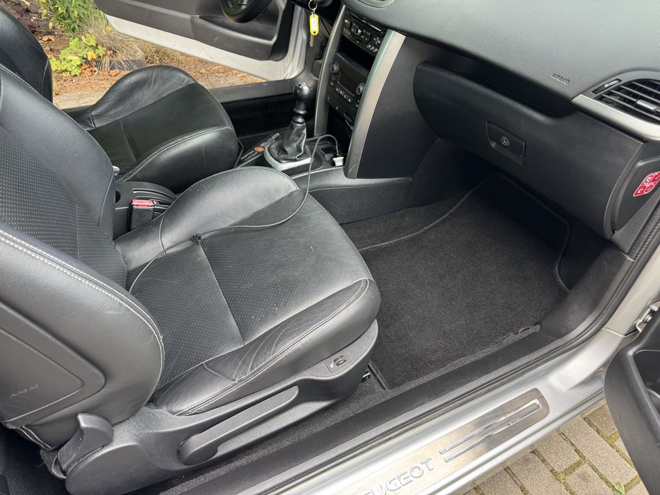 Peugeot 207 CC 1,6 hdi 2014 r nawigacja