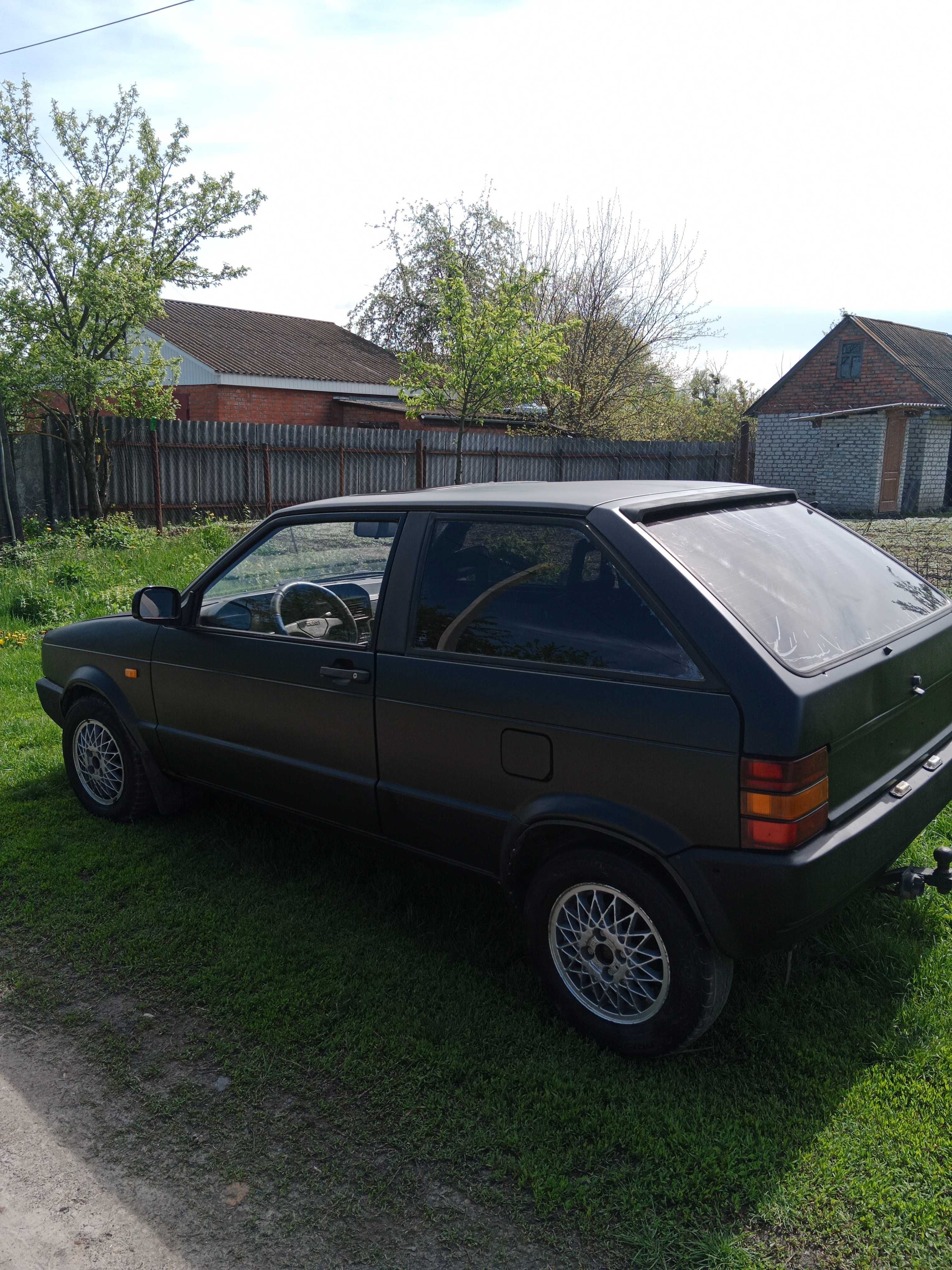 SEAT ibiza  1.0 бензин