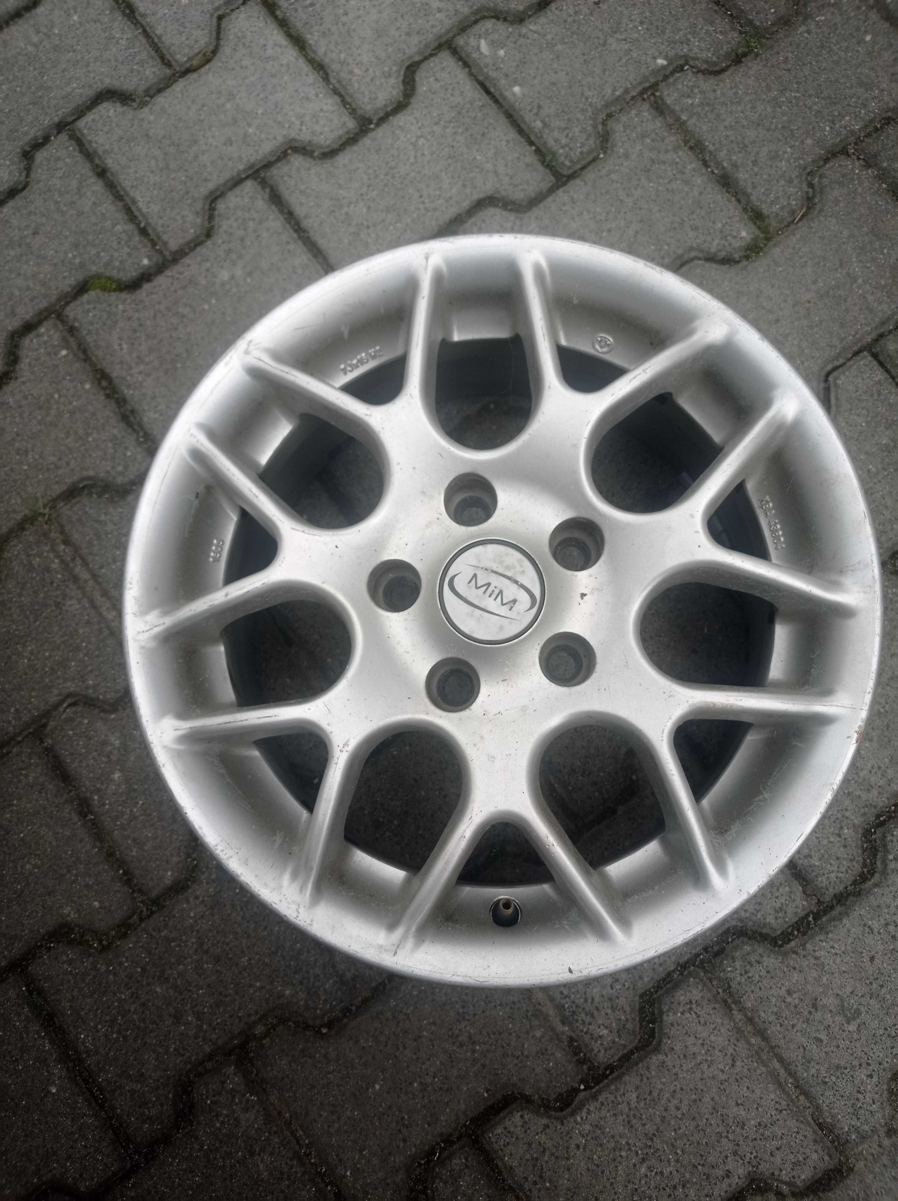 Sprzedam  felgi  aluminiowe 15 cali do VW Tauran 4 sztuki 5x112