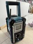 Radio budowlane Makita DMR108