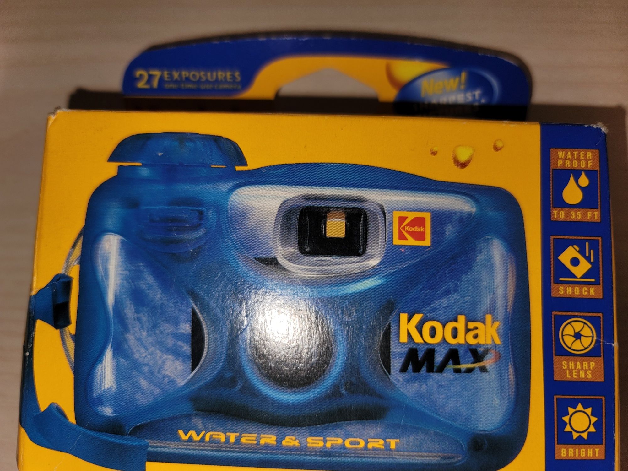 Kodak  Max новий плівковий. Знімає під водою.