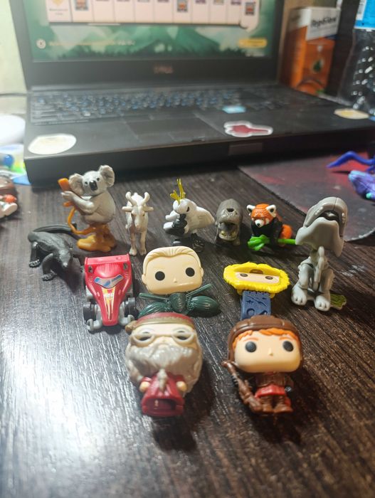 іграшки кіндер сюрприз