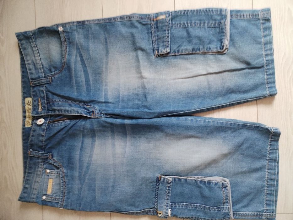 Продам бриджи джинсовые