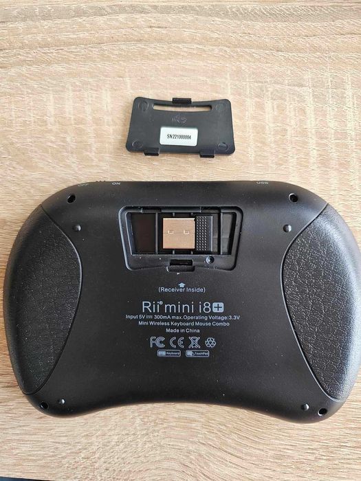 Rii Mini i8+ mini czarna klawiatura bezprzewodowa z myszą touchpada