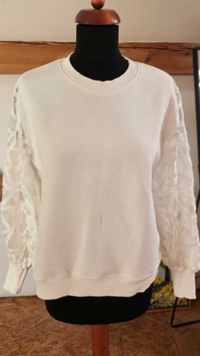 Biała, damska bluza z ozdobnymi rękawami. Rozm.  S/M