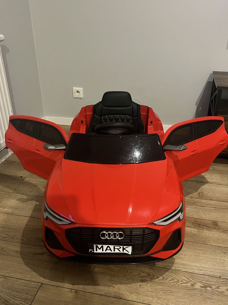 AUDI E-TRON 4X4 SKÓRA Pojazd auto na akumulator