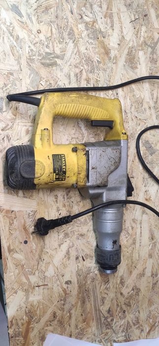 Перфоратор Stanley STHR272