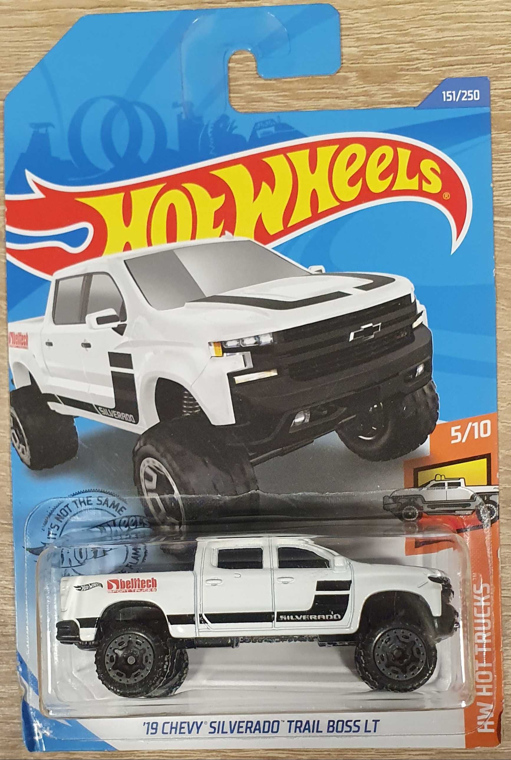 Hot Wheels '19 Chevy Silverado Trail Boss LT