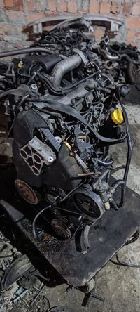 Двигун Мотор Двигатель Renault Laguna Trafic Scenic Opel Vivaro 1.9