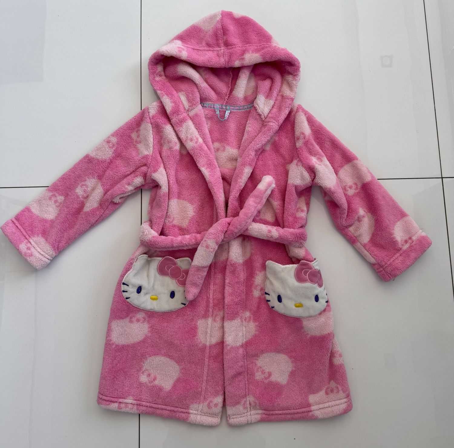 Różowy szlafrok hello kitty dla dziewczynki