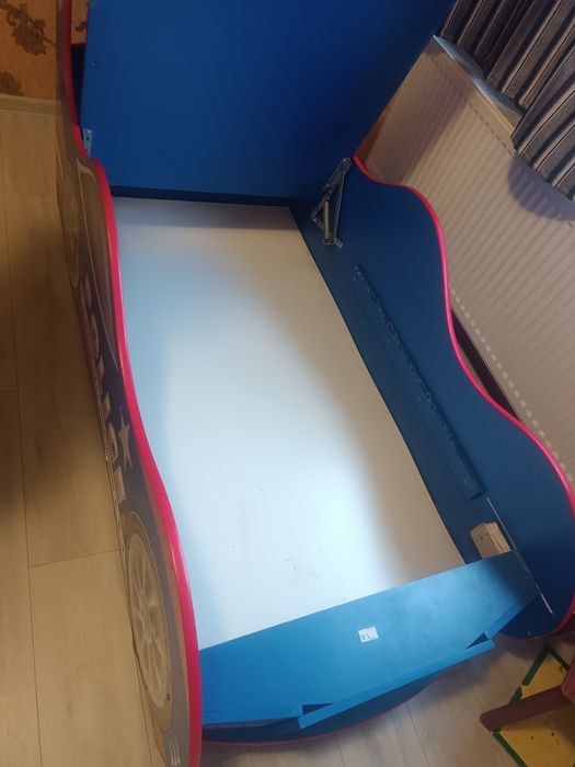 Дитяче ліжко машинка для хлопчика