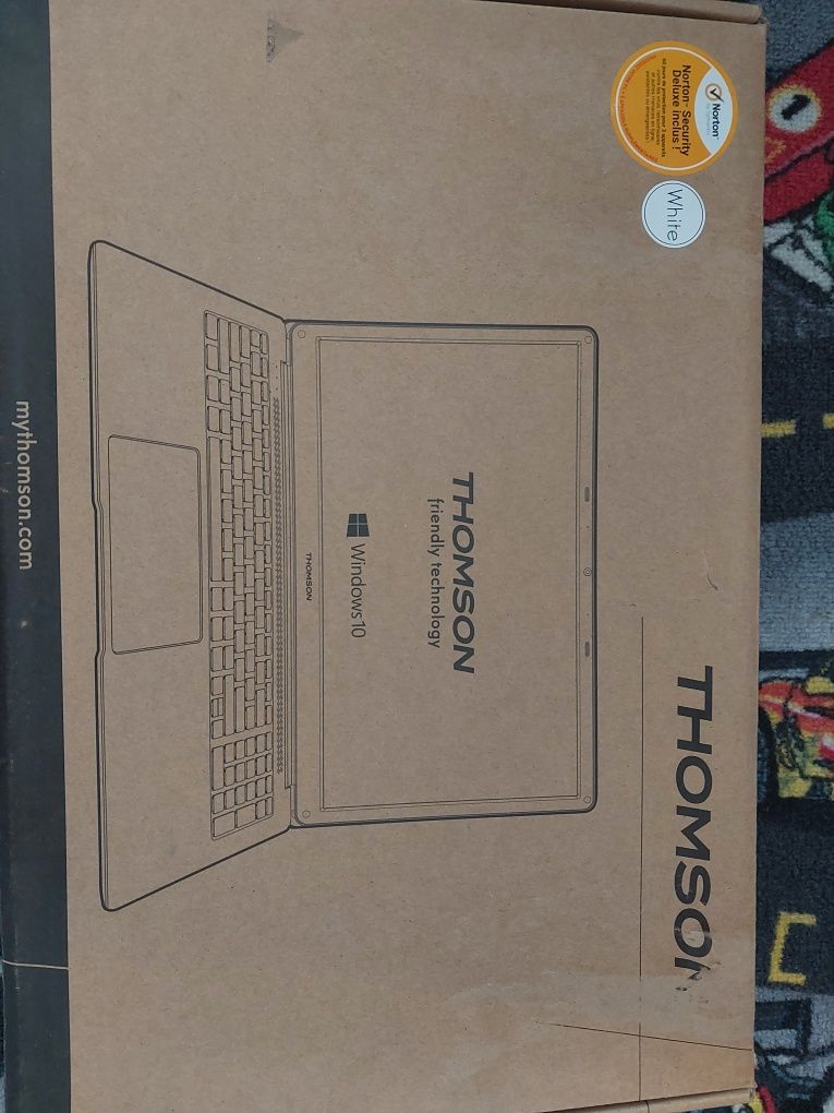 Nowy laptop 17" Thomson Neo