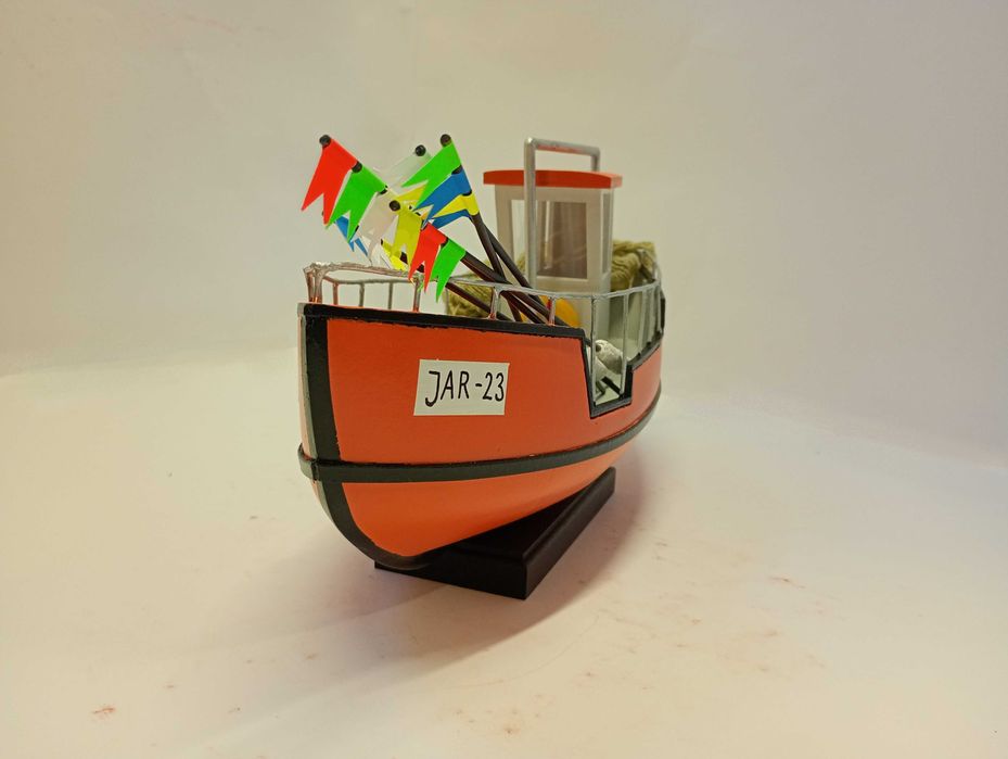 Kuter rybacki Jarosławiec model drewno rękodzieło