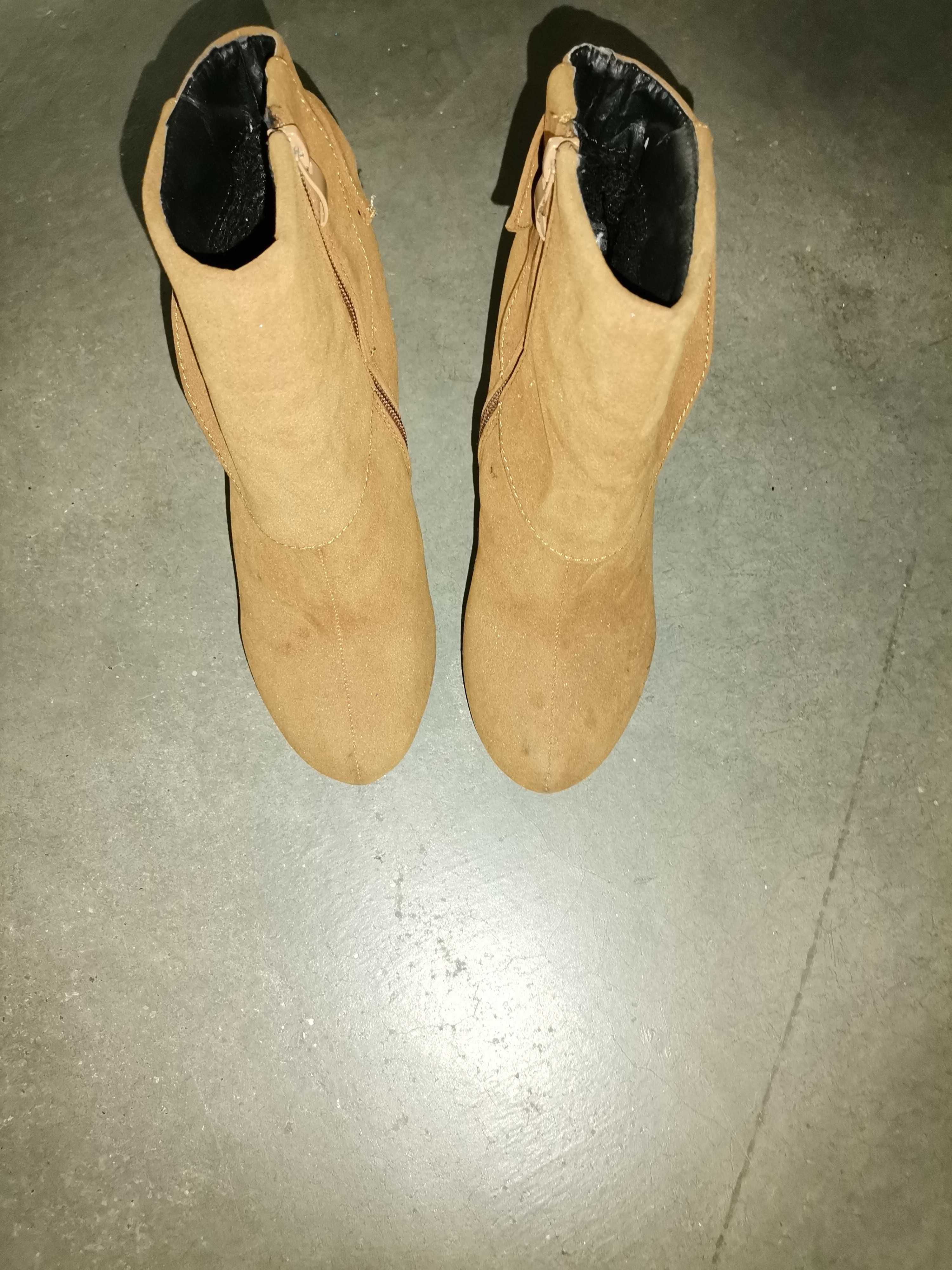 Botins cano curto