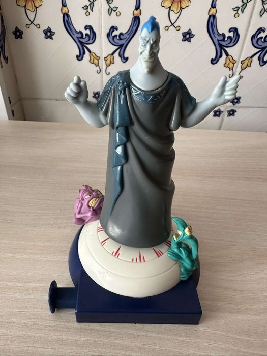 filmes disney hercules hades megara mcdonalds corcunda notre dame