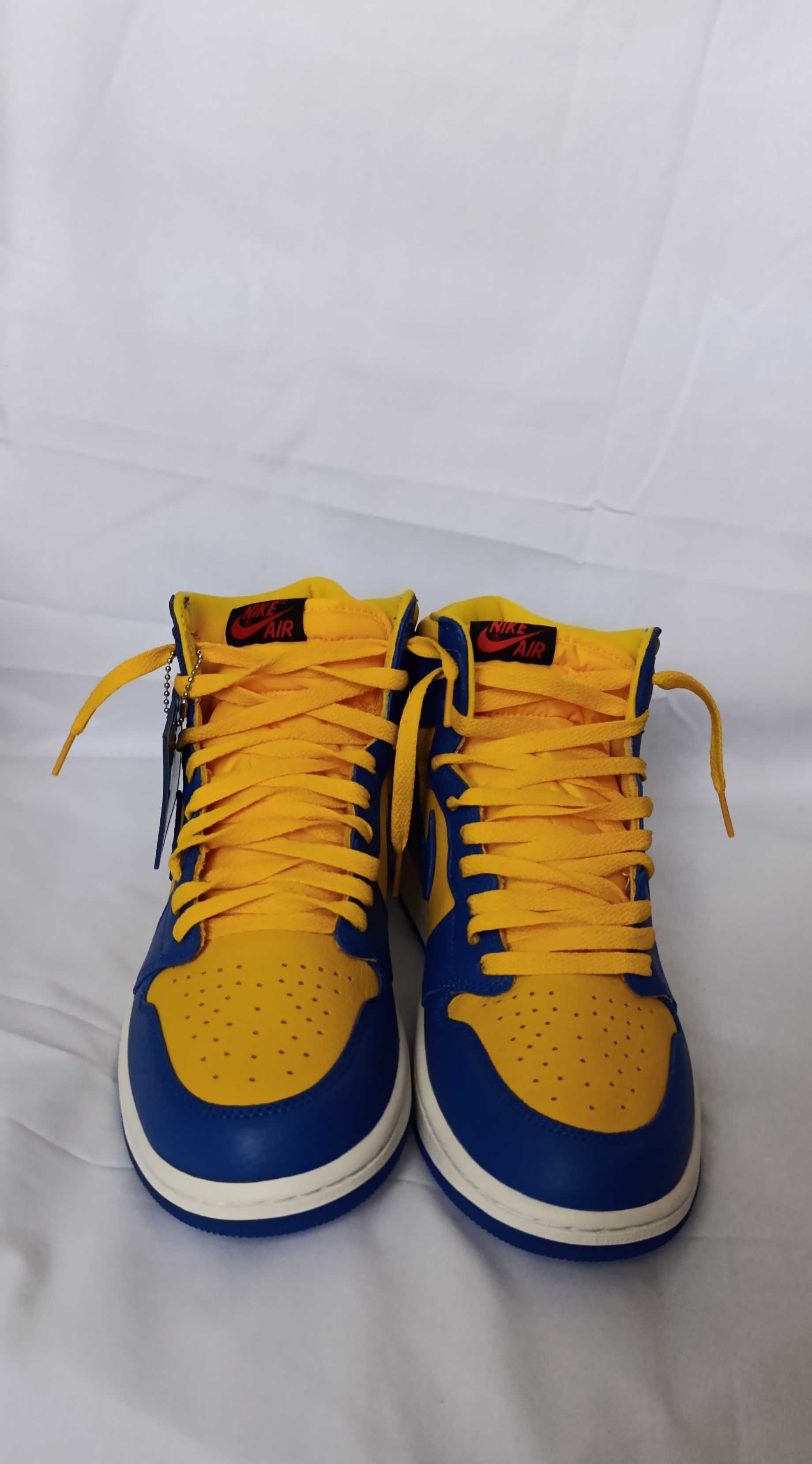Nike WMNS AIR JORDAN 1 Retro Hi Og