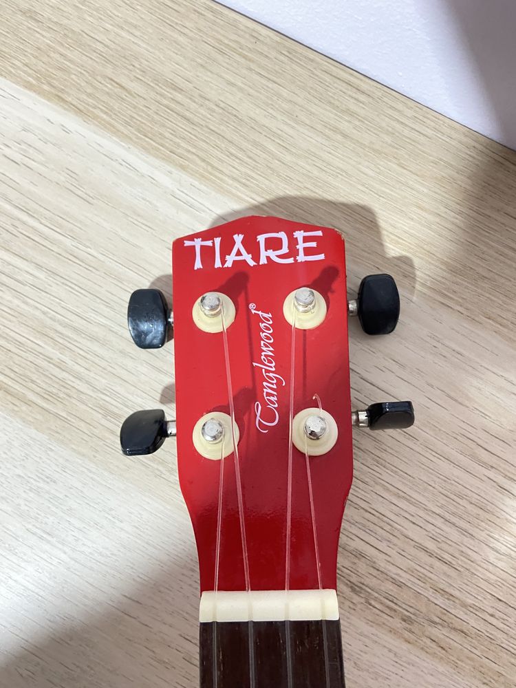 Ukulele Vermelho da Tiare