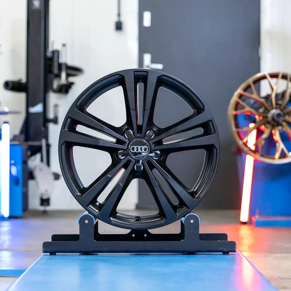 NOWE ORYGINALNE Felgi aluminiowe Audi 18" A3 A4 A6 A8 Q3 TT