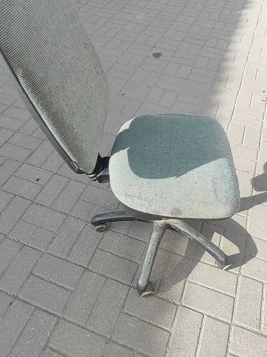 Офисное кресло (компьютерное кресло)