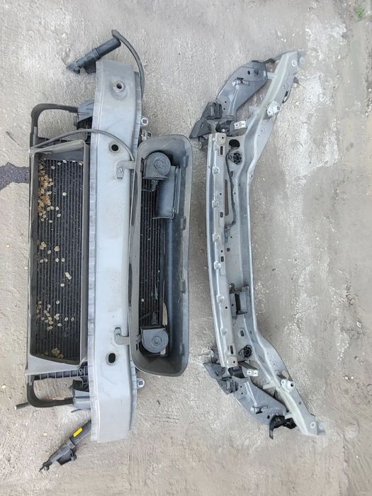 PAS PRZEDNI BELKA VOLVO V50 S40 2.4 BENZYNA CHŁODNICE 462-46