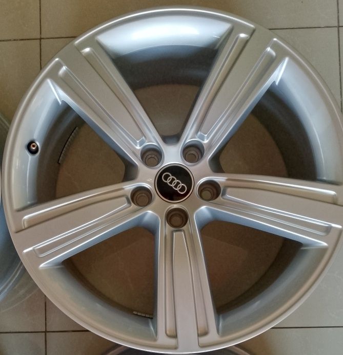 Диски оригінал R19/5/112 Audi A3 A4 A6 Q3 Q5 Q7 4N0 601 025 J
