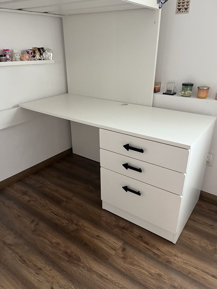 Ikea Smastad łóżko piętrowe na antresoli z biurkiem