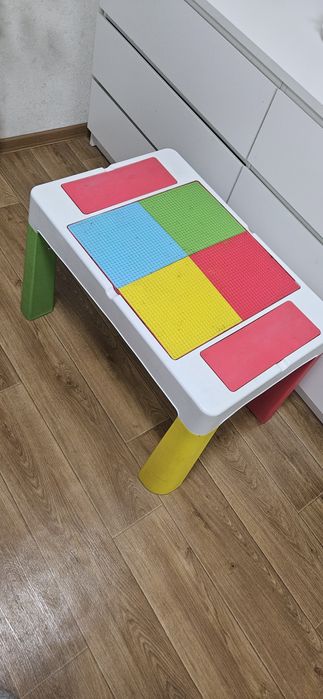 Лего столик з стільчиком