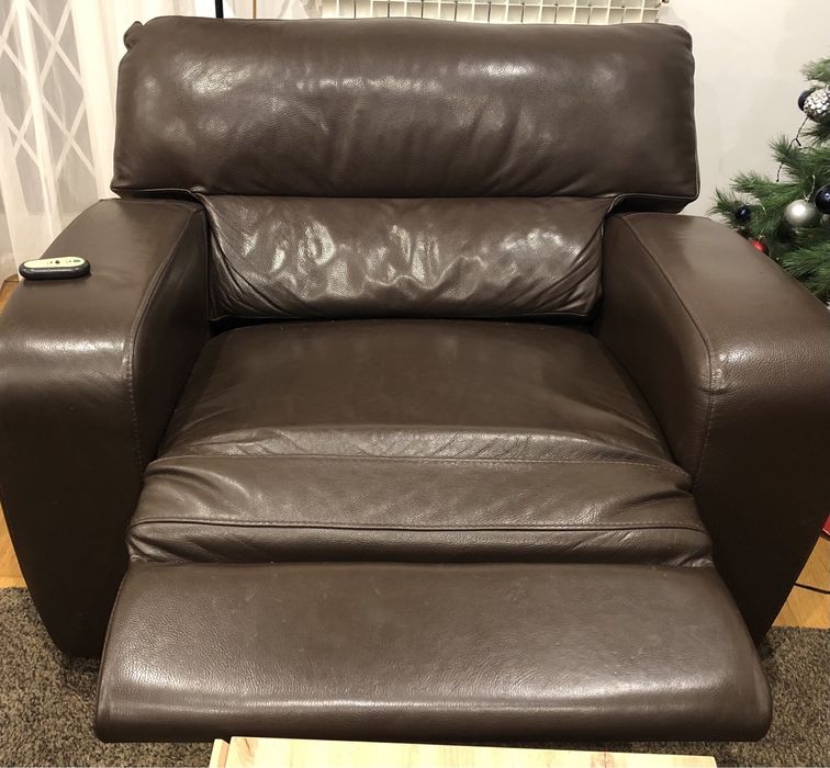 conjunto 2 sofás de 1 - 2 lugares cada pele castanha eléctricos