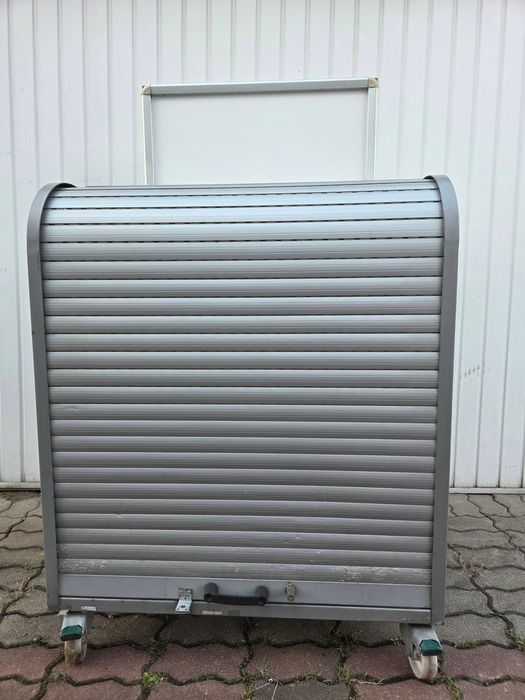 Szafa-gondola żaluzjowa na kółkach na stacje paliw