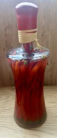 Декор красный перец в бутылке