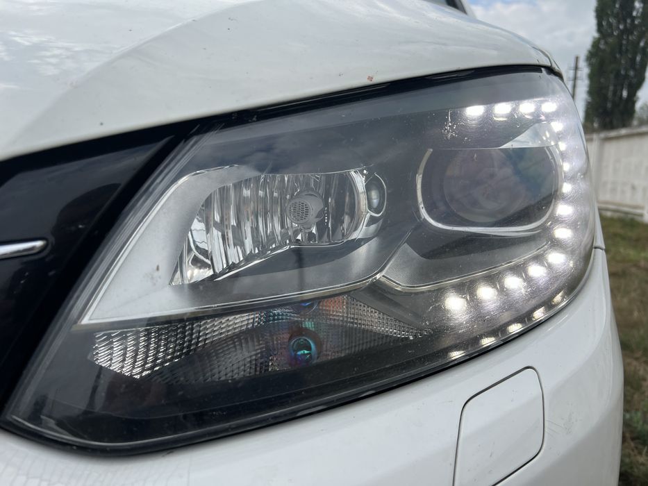 Фара ліва фара права лед ксенон led vw touran фольксваген туран тауран