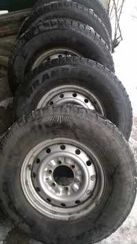 Sprzedam Opony 235/70/ R15 Mitsubishi Pajero GOOD/YEAR