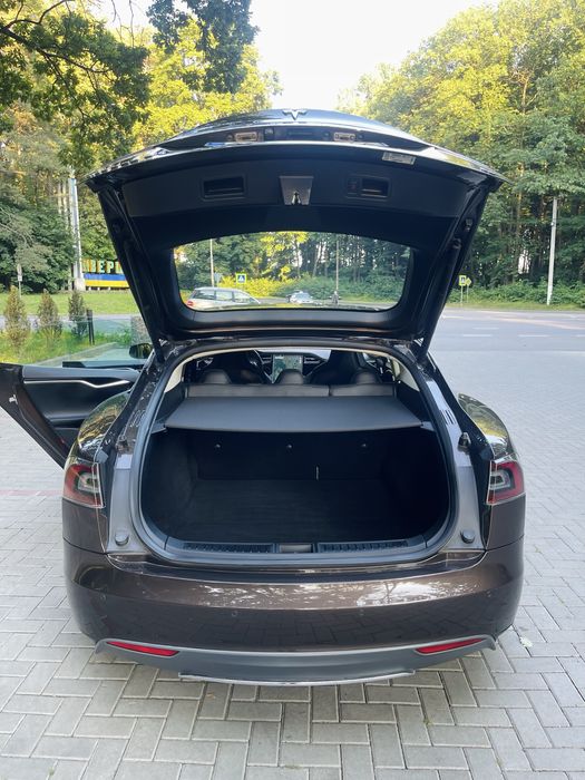 Тесла Модель S 85kw Європа