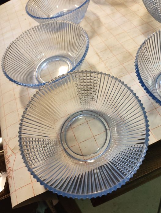 Misa z miseczkami vintage.