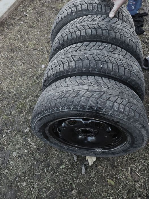 Шини зимові з дисками Hankook 185/60/14