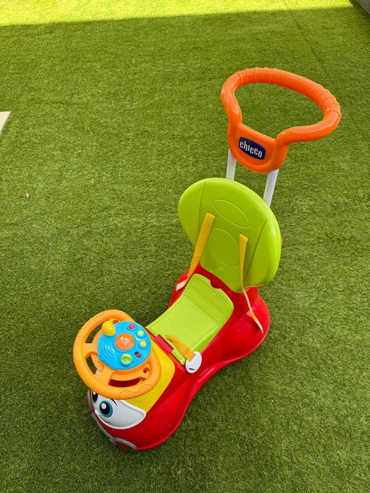 Brinquedo/Carro de passeio CHICCO