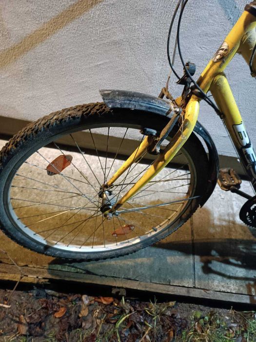 Велосипед дамка  із багажником.