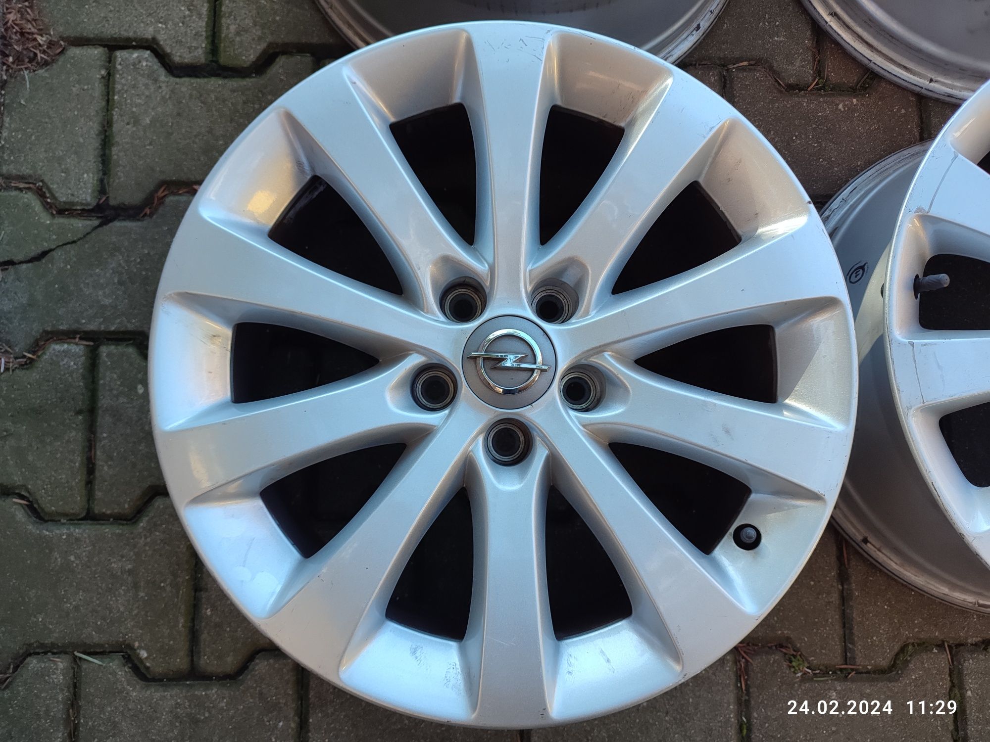 Felgi aluminiowe Opel 5x115 7Jx17" ET35