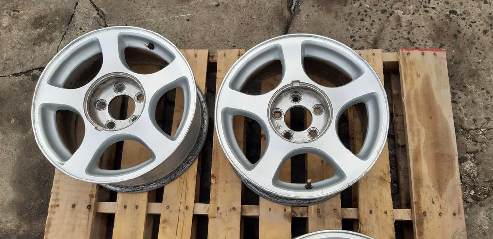 Felga Ford Mustang 93-04r 16"