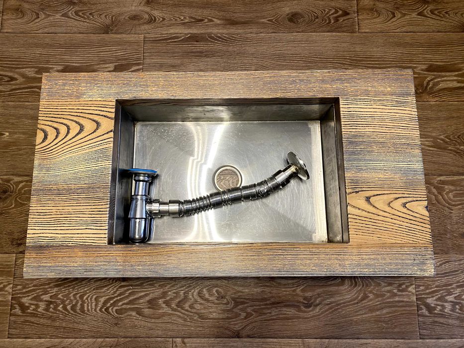 Умывальник из натурального дерева (мойка - нержавейка)