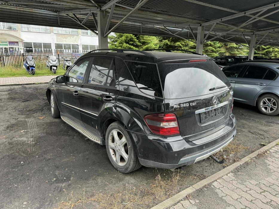 Mercedes ML 3.2 CDI , Bezwypadkowy.