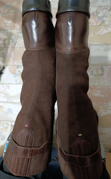 Продам взуття (чоботи)