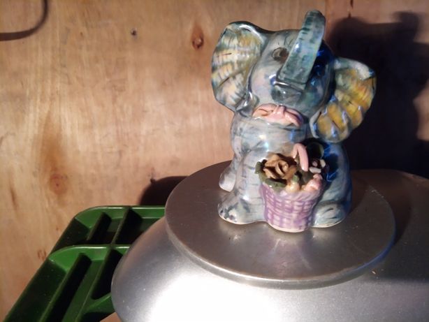Figurka słonika słoń na szczęście ceramika porcelana