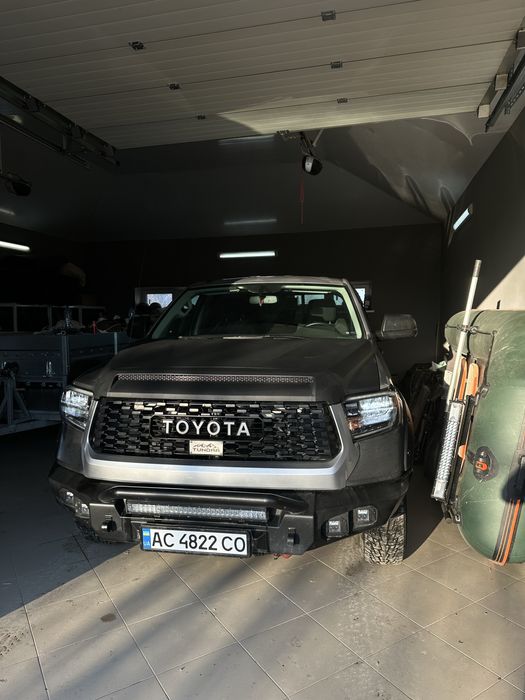 Toyota Tundra 2016 5.7