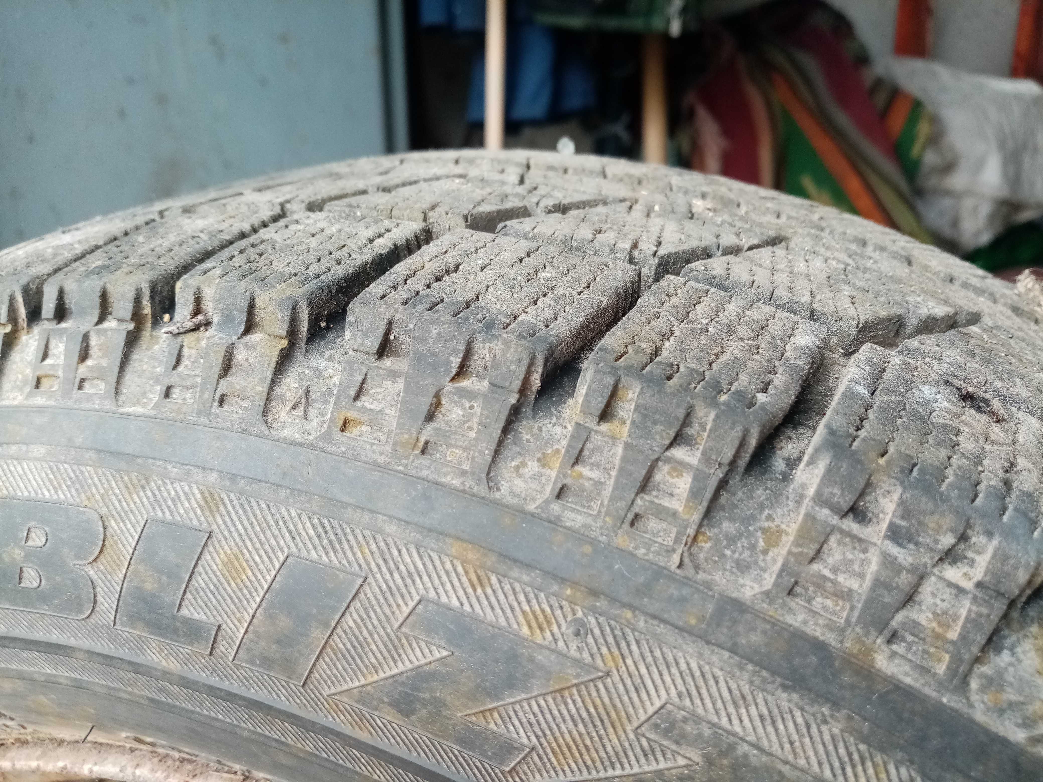 Шини липучки Bridgestone blizzak vrx 195/65 r15