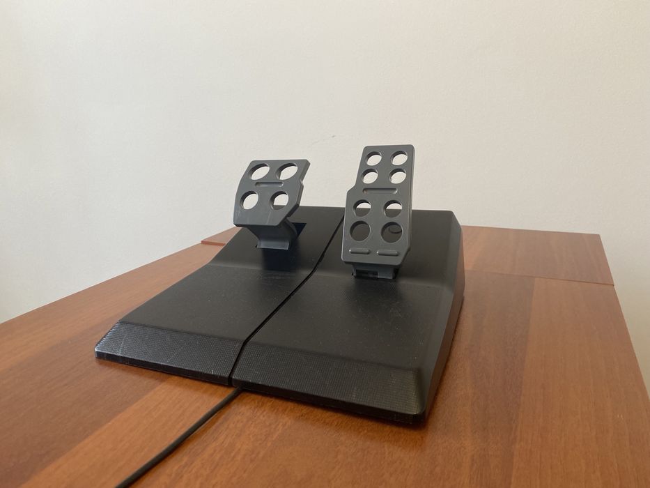 Ігровий руль Logitech Driving Force