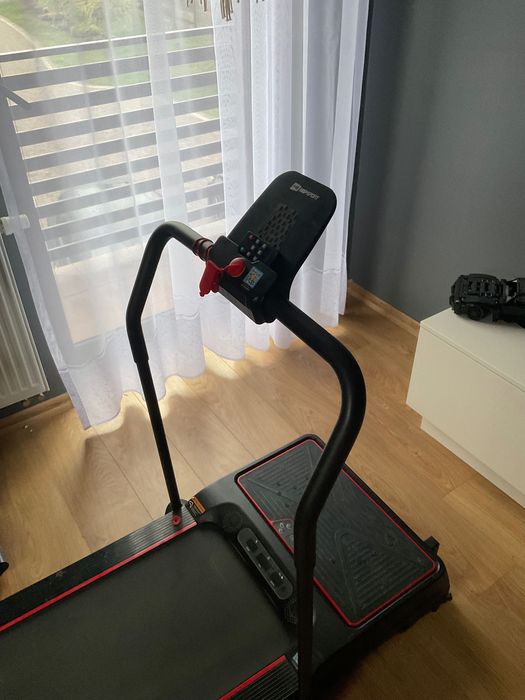 Bieżnia z platformą wibracyjna