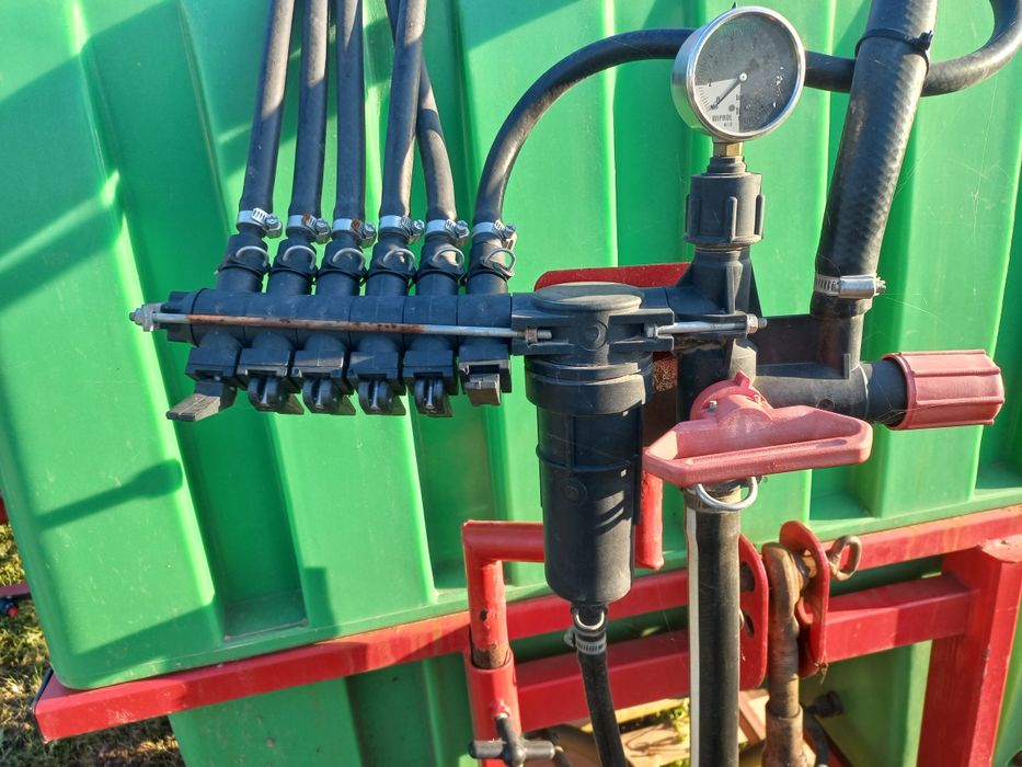 Opryskiwacz zawieszany 800 l